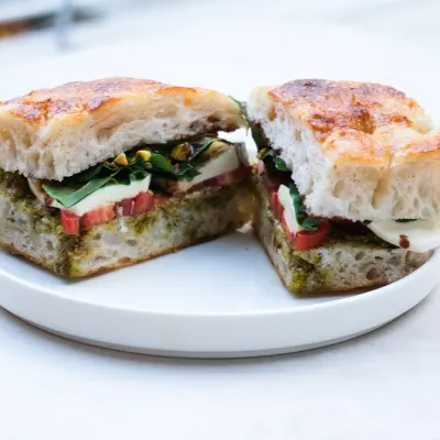 Pesto Mozarella Focaccia
